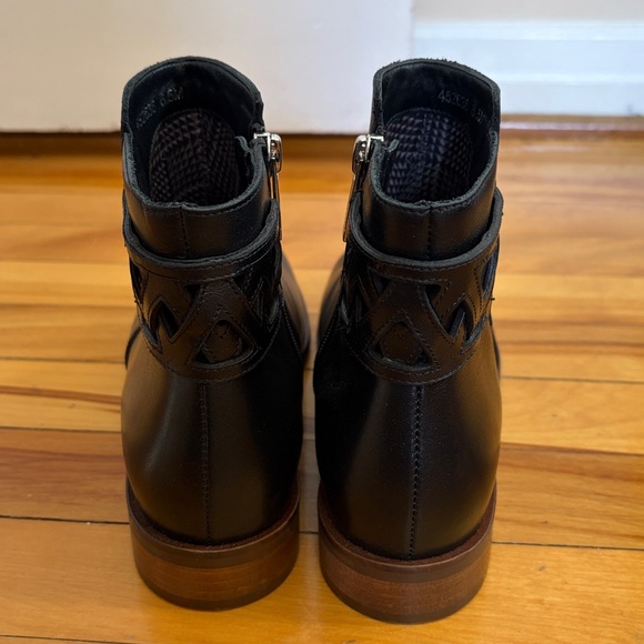 Aquatalia black short Boots size 6.5 with braided detail on back - Picture 5 of 9